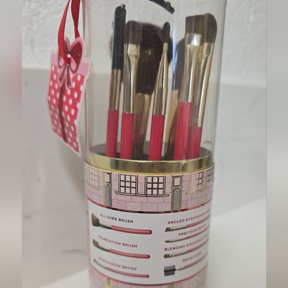 Chic Brush Collection Face & Eye Set - Picture 2 of 4